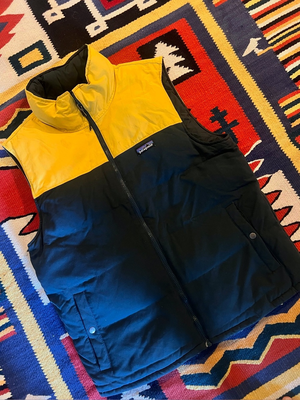 Patagonia Bivy Down Vest Size large Reversible Yellow / Carbon (Dark Green)